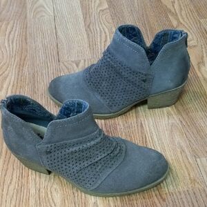 EARTH ORGINS Gray  Leather Women's Ankle Boots
